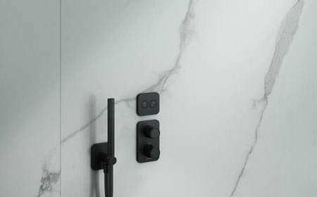 Hard graphique brossé